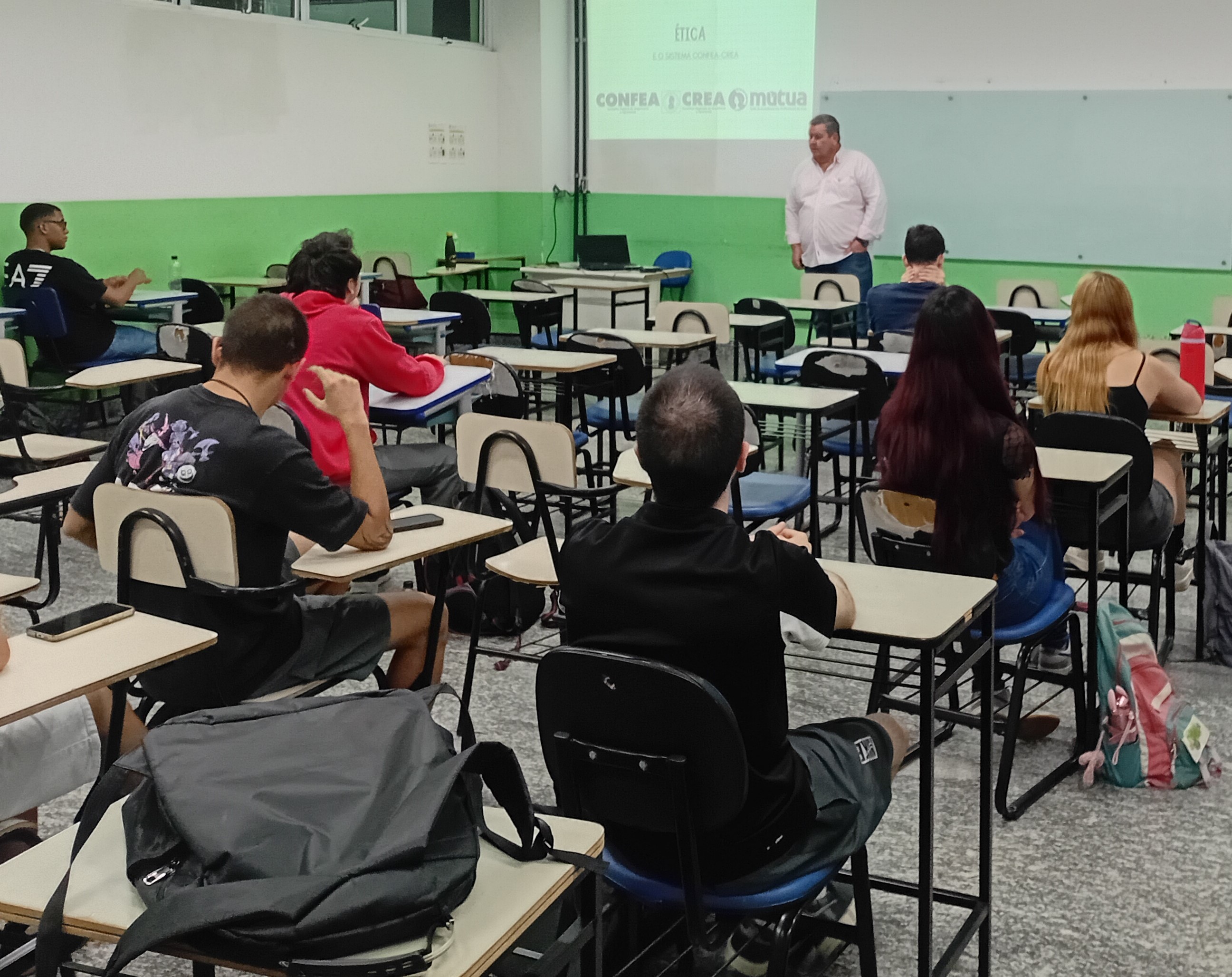 Palestra sobre o CREA com professor Rodion